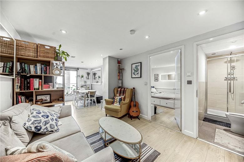 1 bedroom flat, Greenwell Street, Marylebone W1W - Available