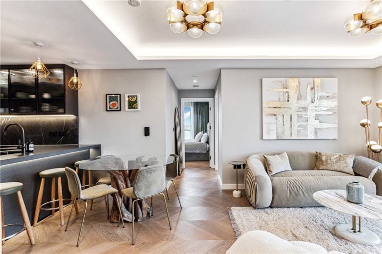 3 bedroom flat, Cleveland Street, London W1T - Sold