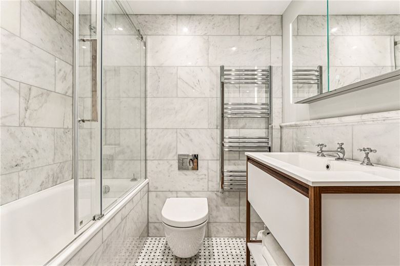 2 bedroom flat, Warwick Square, London SW1V - Available