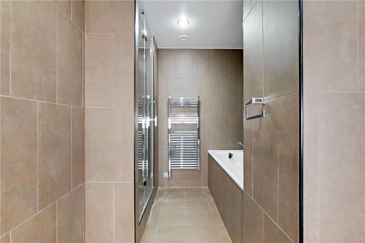 3 bedroom flat, Bolsover Street, Fitzrovia W1W - Available