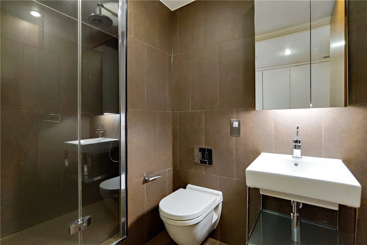 3 bedroom flat, Bolsover Street, Fitzrovia W1W - Available