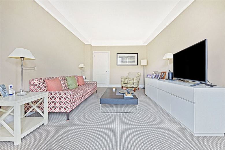 2 bedroom flat, Bryanston Place, Marylebone W1H - Available