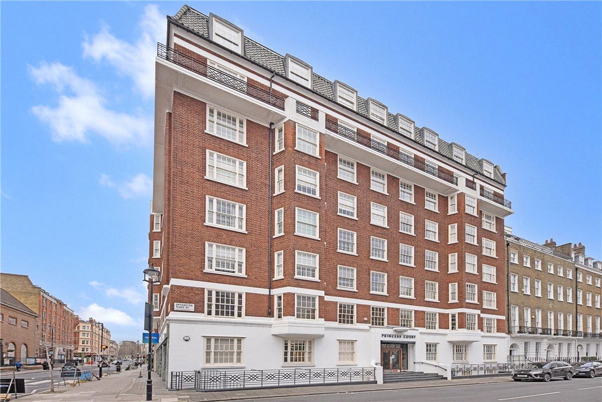 2 bedroom flat, Bryanston Place, Marylebone W1H - Available