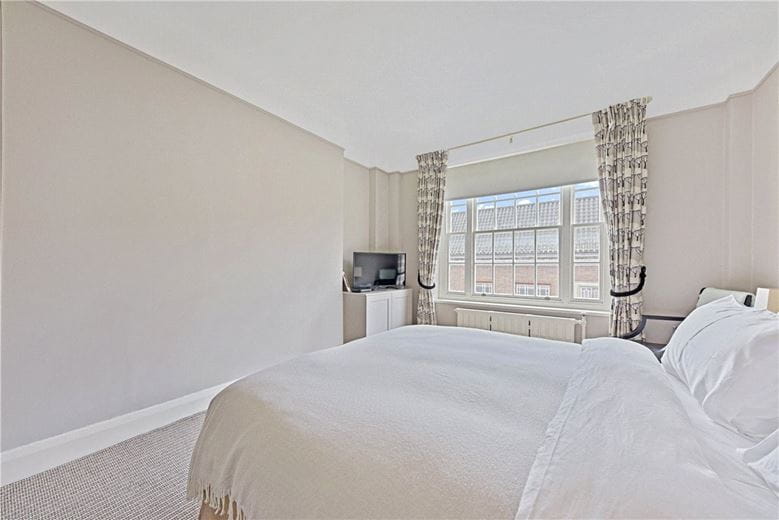 2 bedroom flat, Bryanston Place, Marylebone W1H - Available