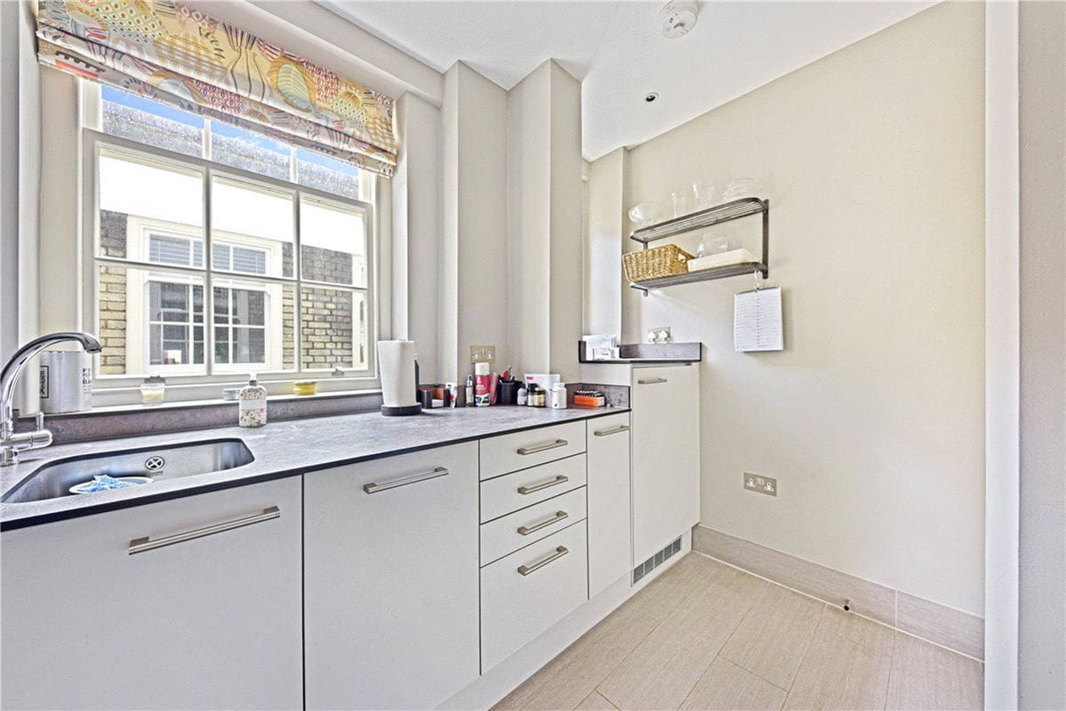 2 bedroom flat, Bryanston Place, Marylebone W1H - Available