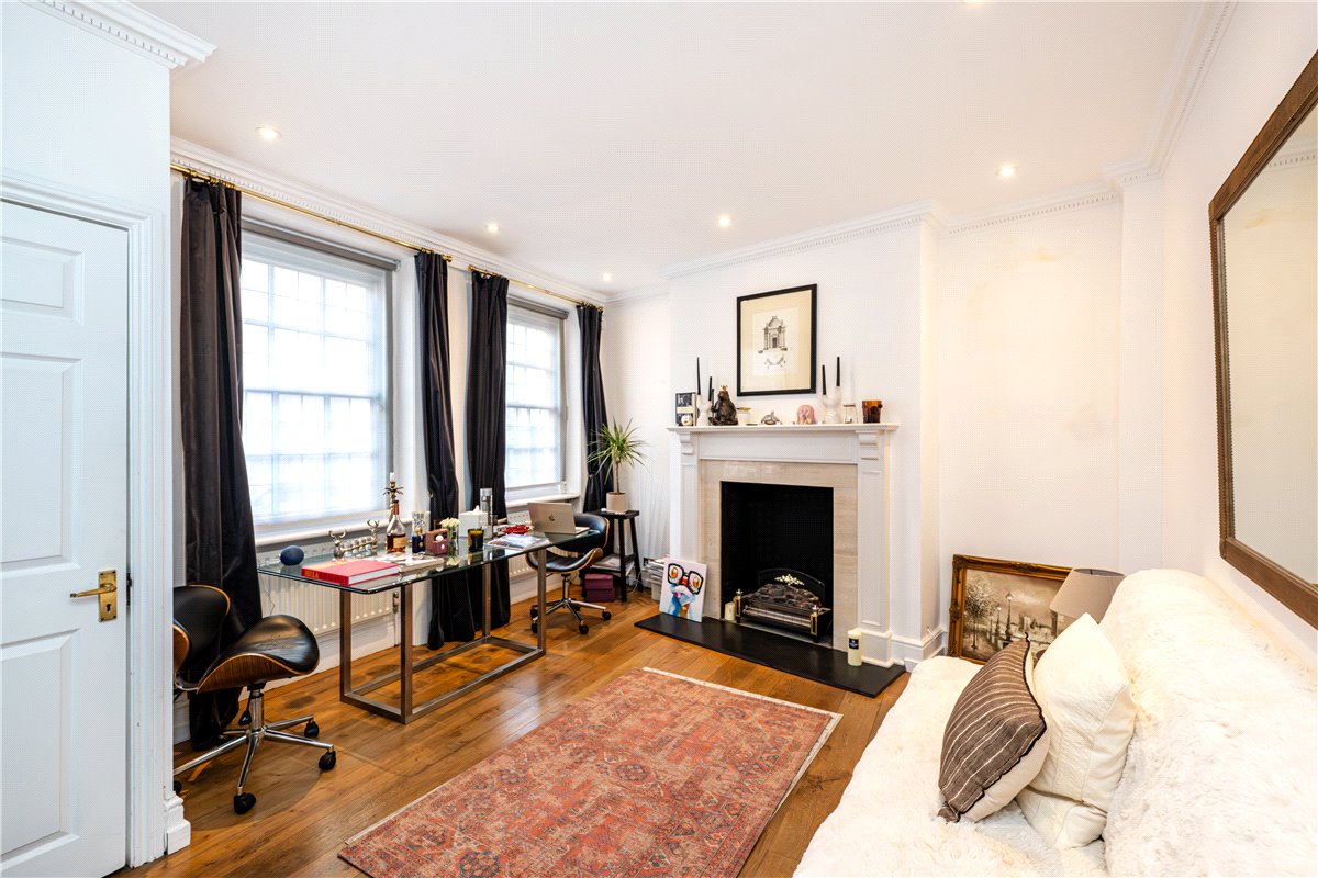 1 bedroom house, Hays Mews, Mayfair W1J - Available