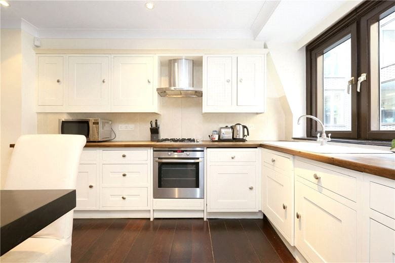 2 bedroom flat, Rose and Crown Yard, St James's SW1Y - Available