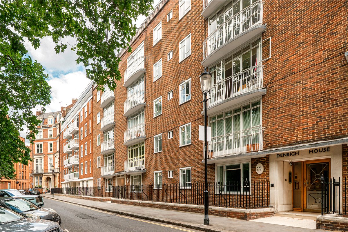 3 bedroom flat, Hans Place, Chelsea SW1X - Sold