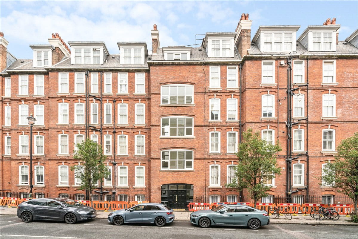 1 bedroom flat, Great Smith Street, London SW1P - Sold STC