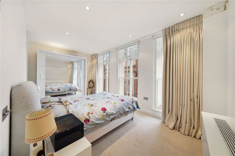 1 bedroom flat, Maddox Street, London W1S - Available