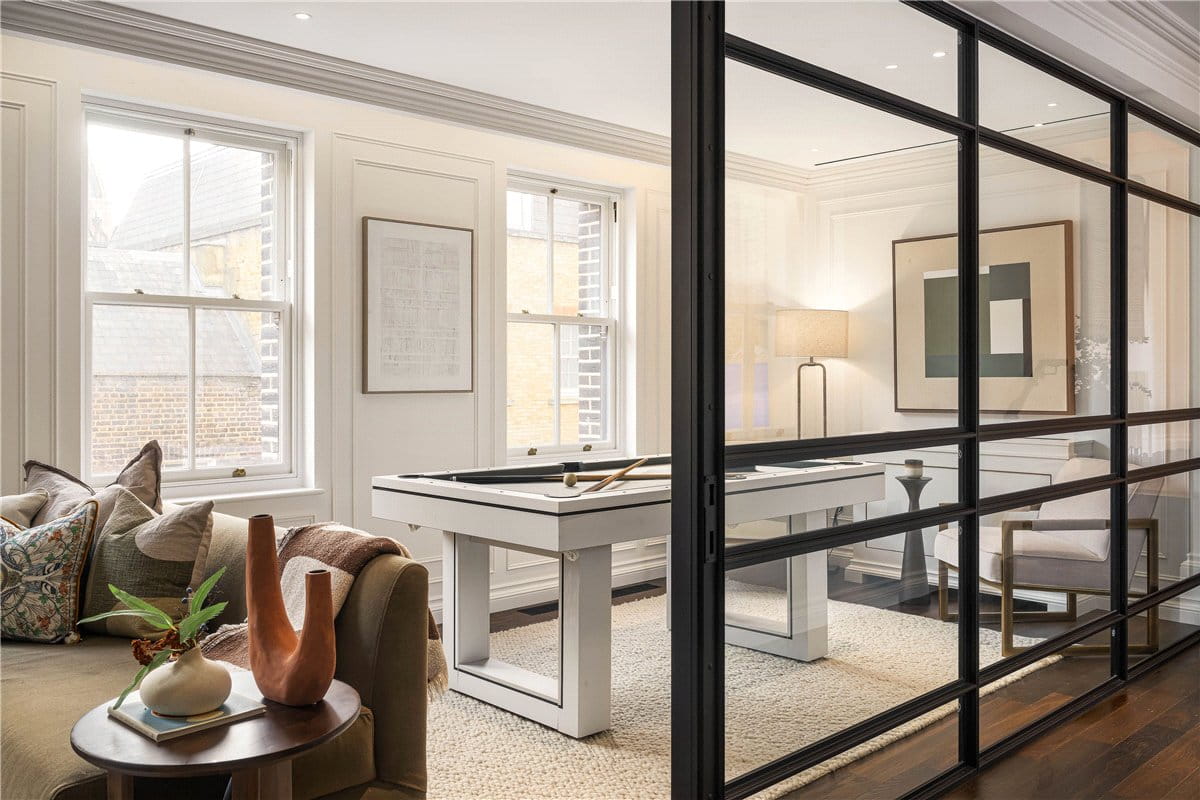 3 bedroom flat, Charles Street, London W1J - Available