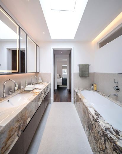 3 bedroom flat, Charles Street, London W1J - Available