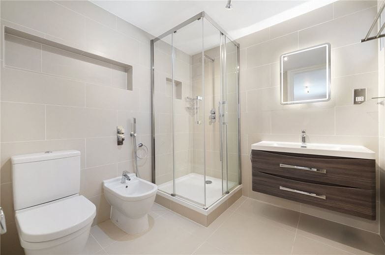 3 bedroom flat, Harley Street, London W1G - Available