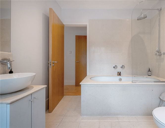 2 bedroom house, Woodstock Mews, London W1G - Available