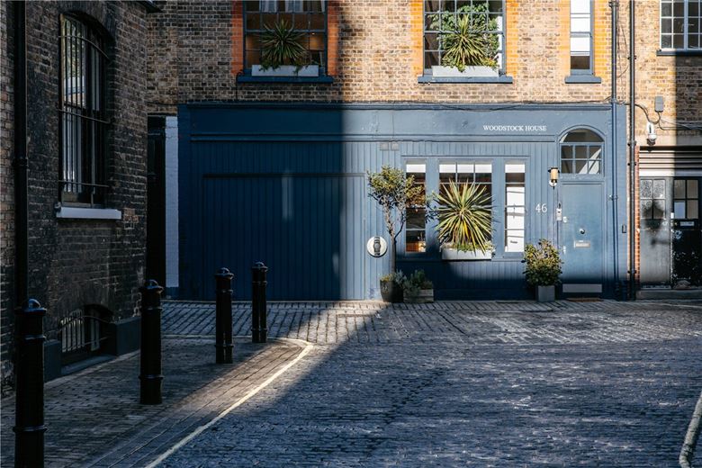 2 bedroom house, Woodstock Mews, London W1G - Available
