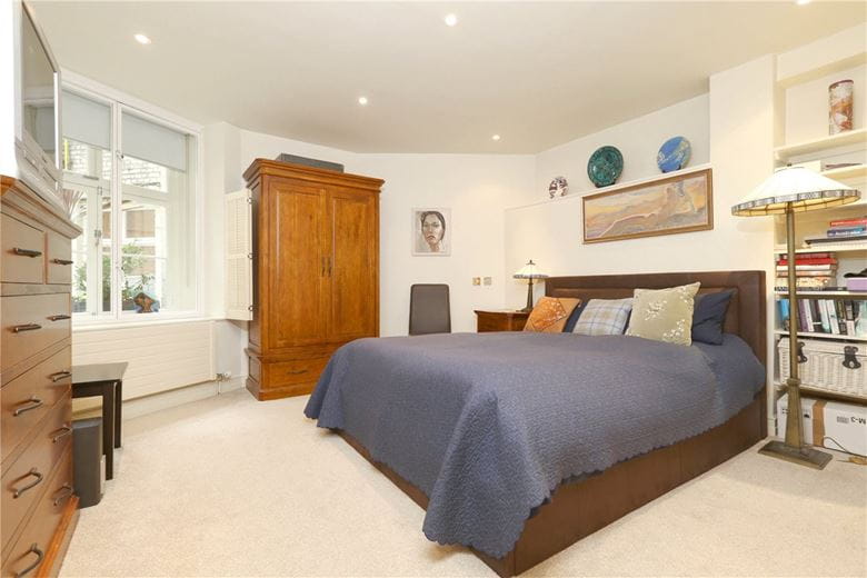 3 bedroom flat, Mansfield Street, London W1G - Available