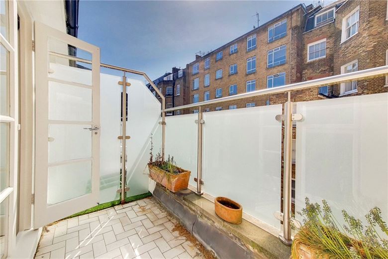 2 bedroom house, Wimpole Mews, Marylebone W1G - Available