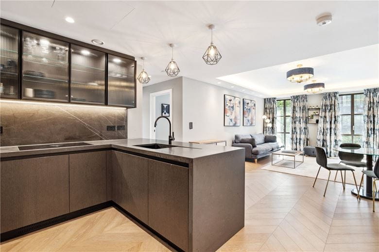 2 bedroom flat, Cleveland Street, London W1T - Sold