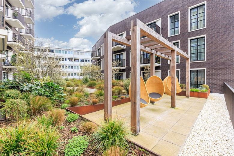 2 bedroom flat, Cleveland Street, London W1T - Sold