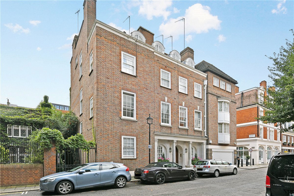 Flat for sale in London, Lees Place, W1K Mayfair MLE190081