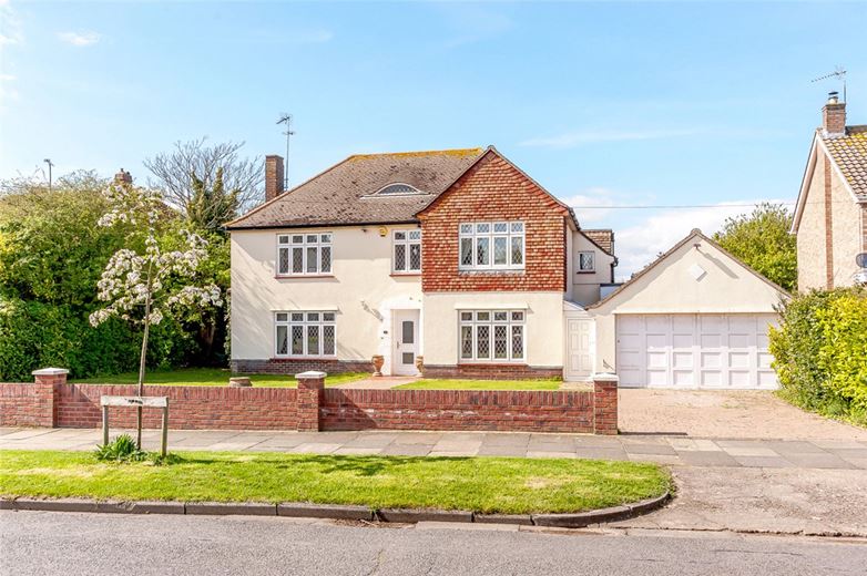 House for sale in FrintononSea, Ashlyns Road, CO13 Suffolk MEL180022