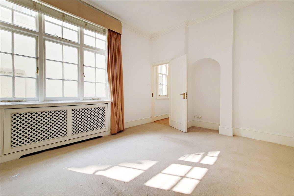 1 bedroom flat, Chesham Place, Belgravia SW1X - Let Agreed