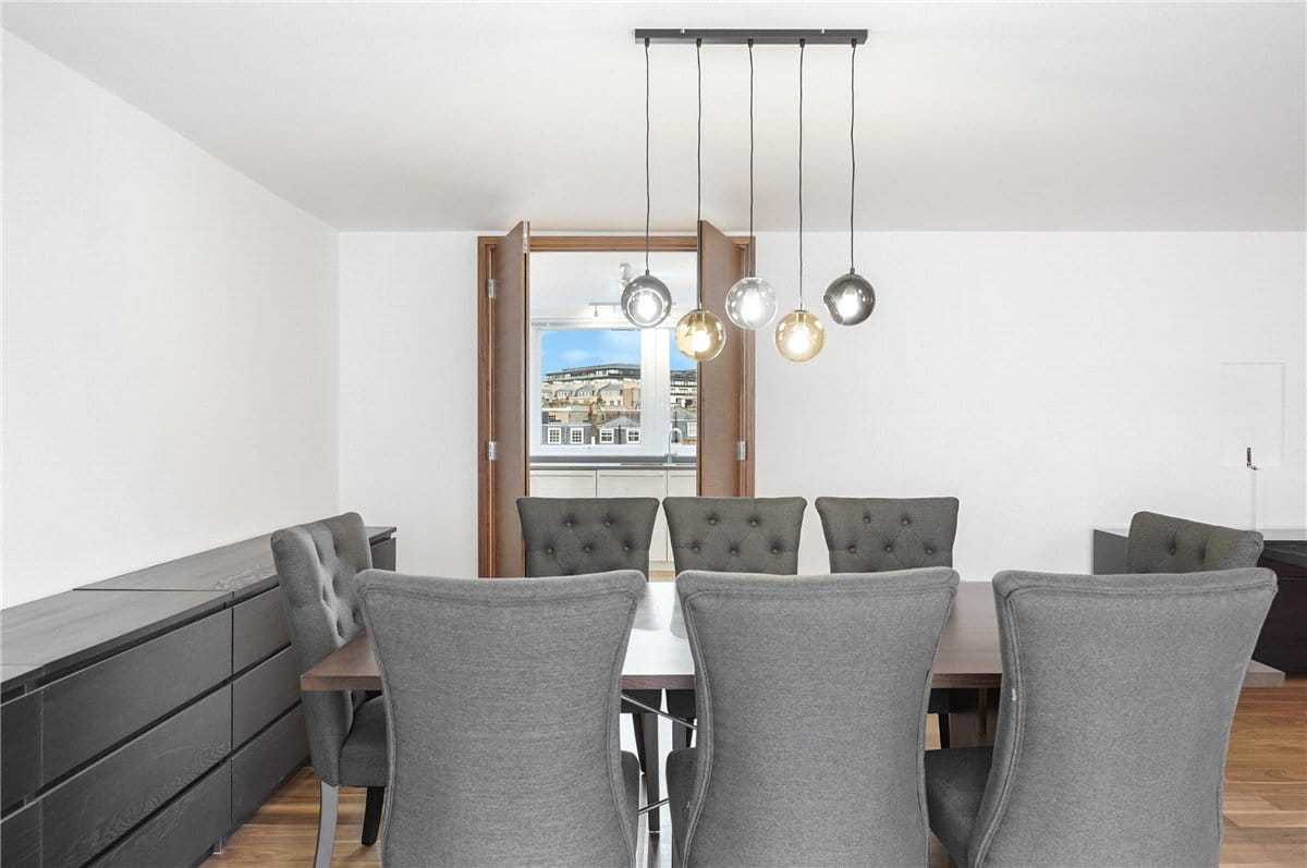 2 bedroom flat, William Mews, Knightsbridge SW1X - Available