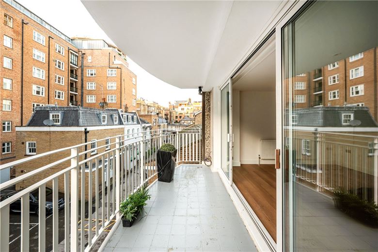 3 bedroom flat, William Mews, Belgravia SW1X - Available