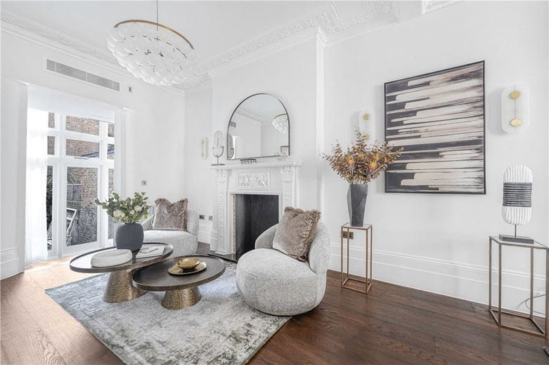 5 bedroom house, Oakley Street, Chelsea SW3 - Let Agreed