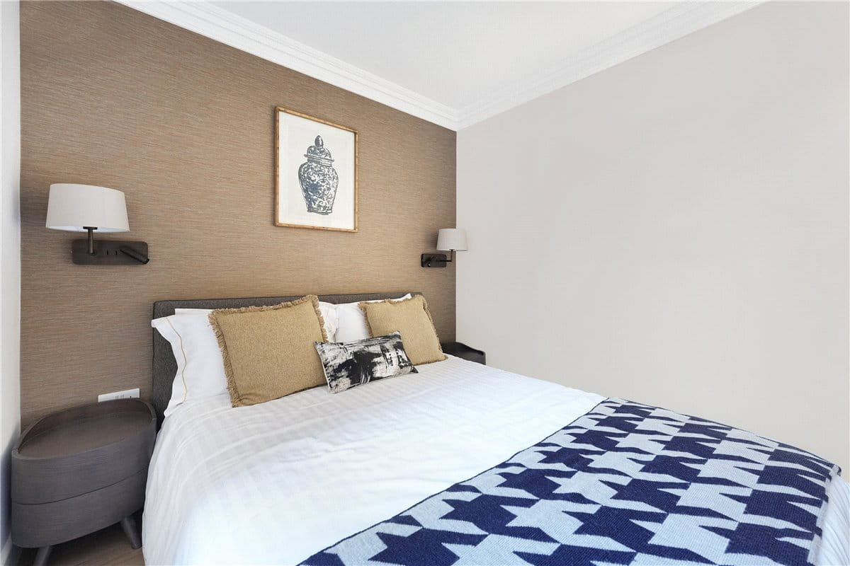 4 bedroom flat, Beaufort Gardens, Knightsbridge SW3 - Let Agreed