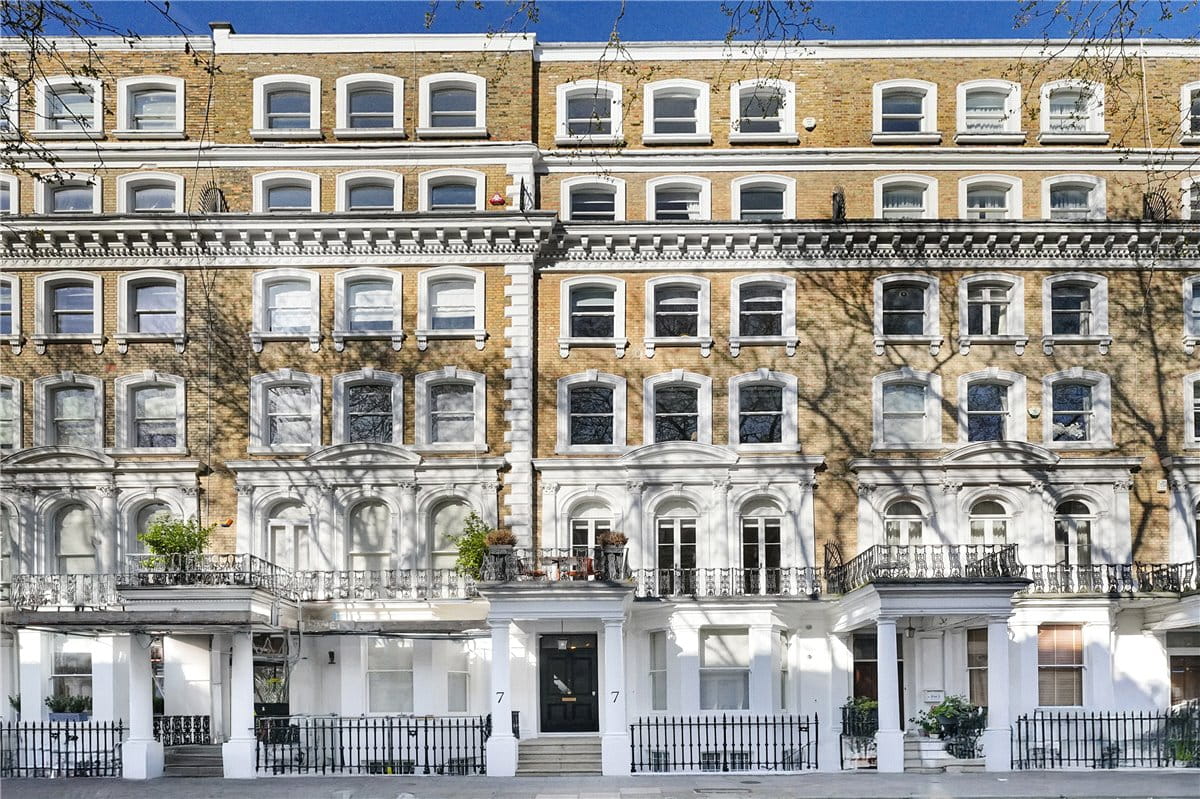 4 bedroom flat, Beaufort Gardens, Knightsbridge SW3 - Let Agreed