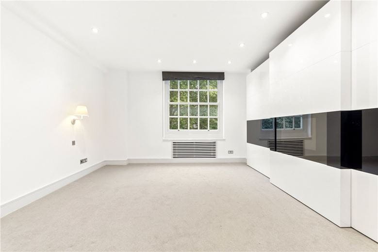 2 bedroom flat, Lowndes Square, Belgravia SW1X - Available