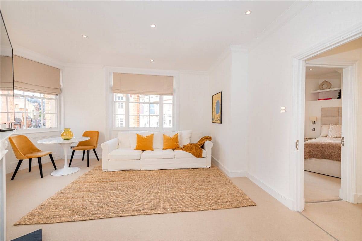 1 bedroom flat, Brook Street, Mayfair W1K - Available