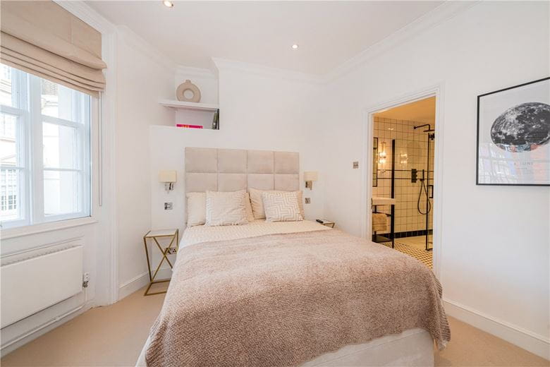 1 bedroom flat, Brook Street, Mayfair W1K - Available