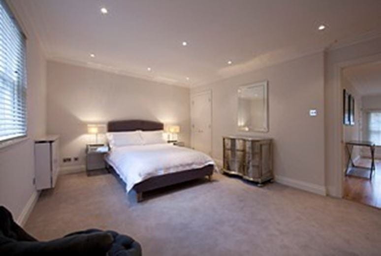 1 bedroom flat, Grosvenor Hill, Mayfair W1K
