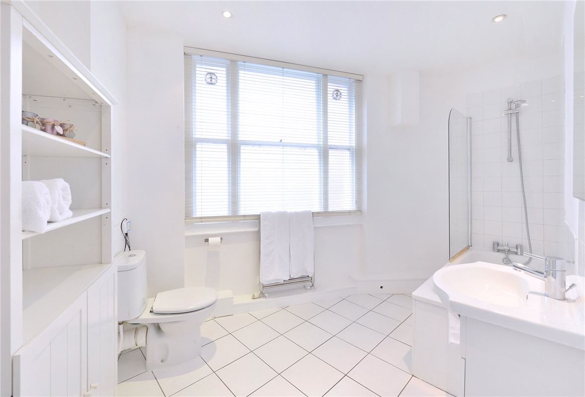 1 bedroom flat, Hill Street, Mayfair W1J - Available