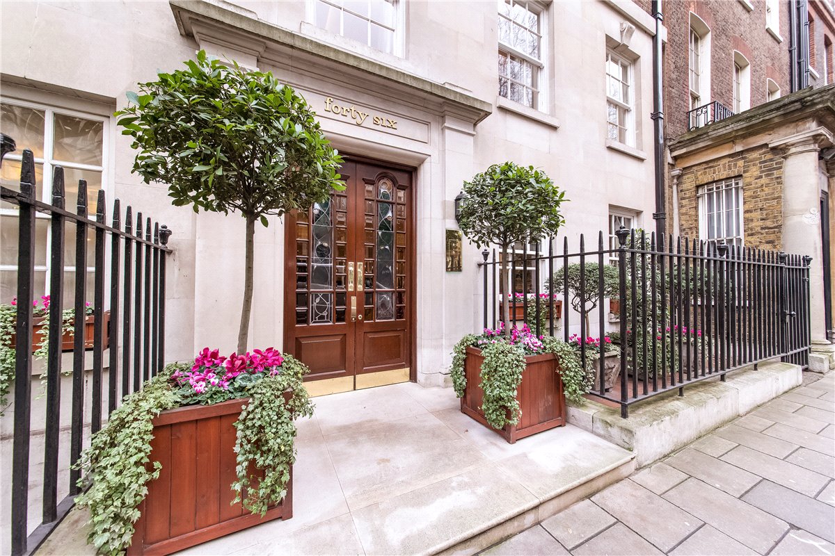 3 bedroom flat, Upper Grosvenor Street, Mayfair W1K - Available