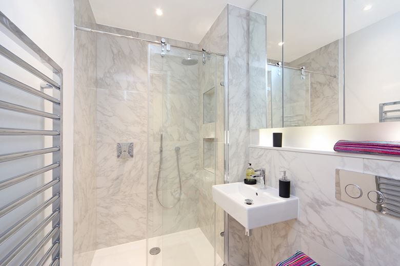 1 bedroom flat, Bedford Street, Covent Garden WC2E