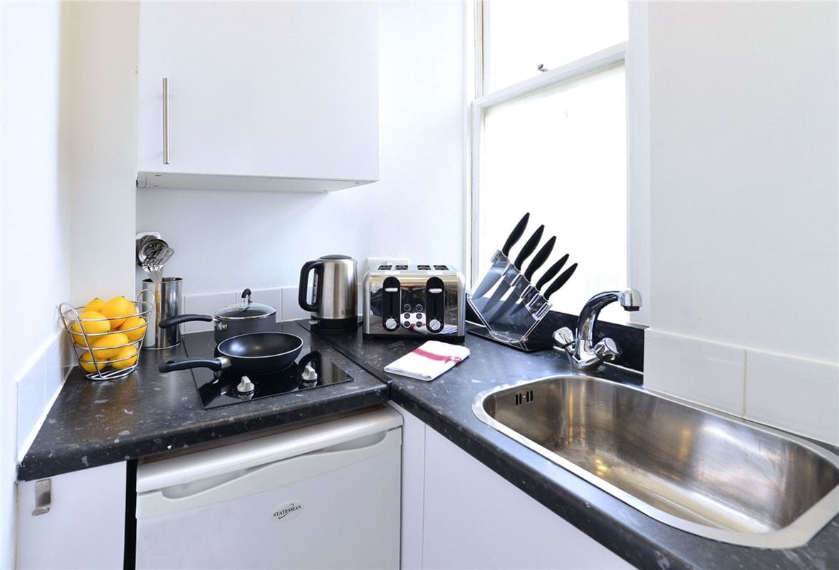 1 bedroom flat, Hill Street, Mayfair W1J - Available
