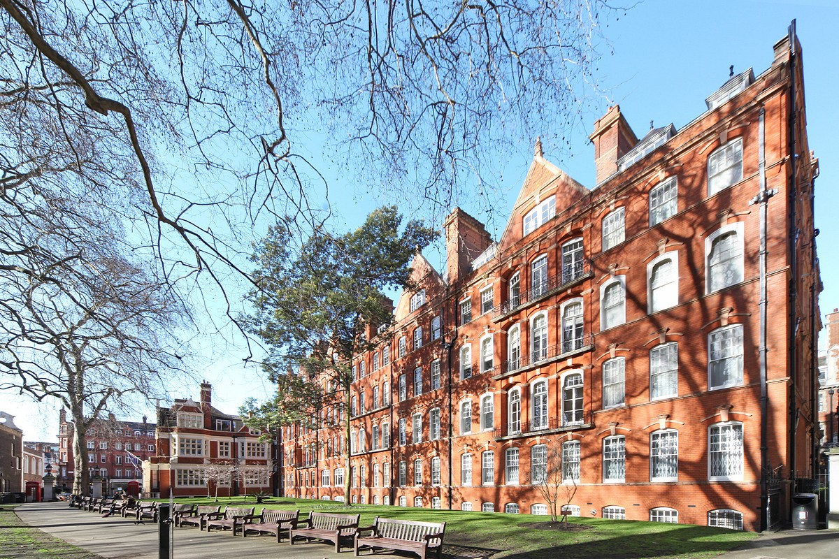 1 bedroom flat, Mount Street, Mayfair W1K