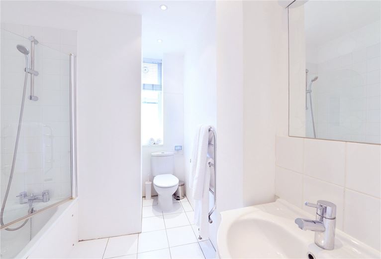 1 bedroom flat, Hill Street, Mayfair W1J - Available