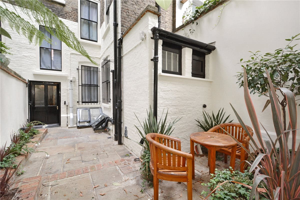 3 bedroom house, Meard Street, Soho W1F - Available