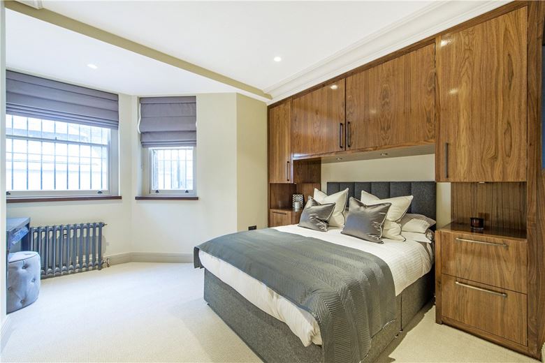 2 bedroom flat, Balfour Place, Mayfair W1K - Available