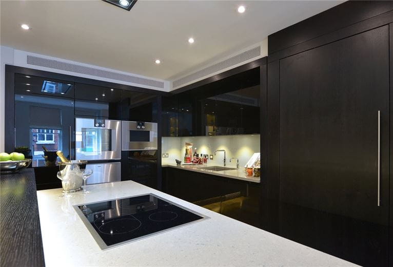 2 bedroom flat, Duke Street, Mayfair W1K - Available