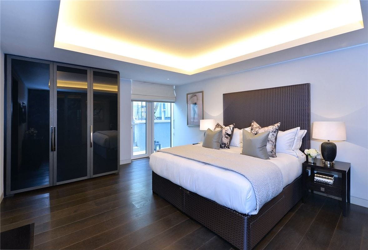 2 bedroom flat, Duke Street, Mayfair W1K - Available