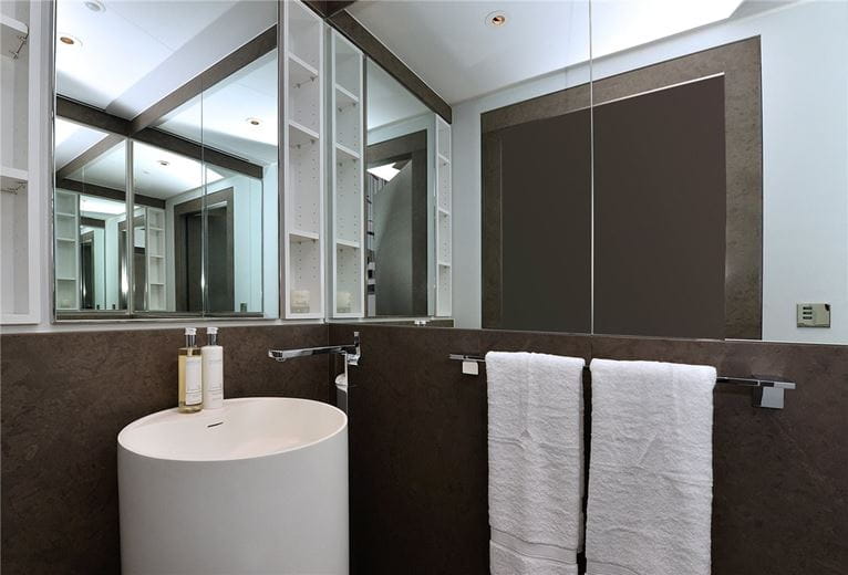 2 bedroom flat, Duke Street, Mayfair W1K - Available