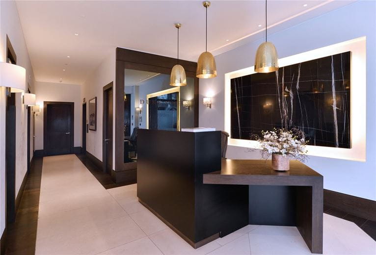 2 bedroom flat, Duke Street, Mayfair W1K - Available