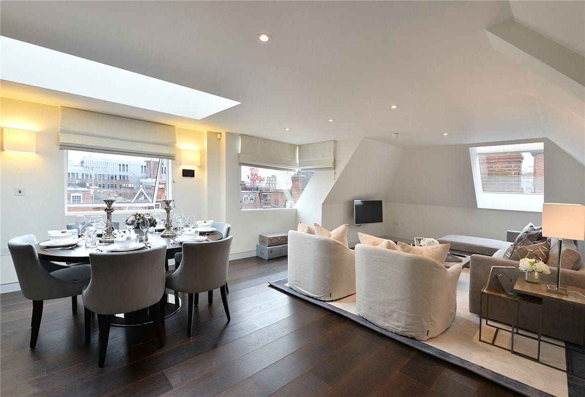 2 bedroom flat, Duke Street, Mayfair W1K - Available