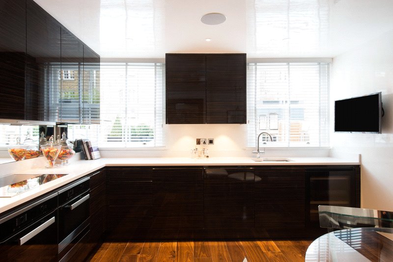 2 bedroom flat, Grosvenor Hill, Mayfair W1K - Available