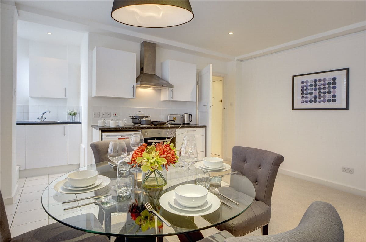 1 bedroom flat, Hill Street, Mayfair W1J - Available